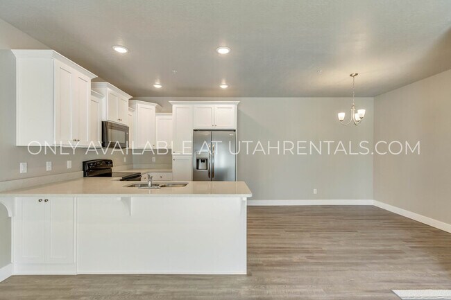 Building Photo - 1128 S 820 E