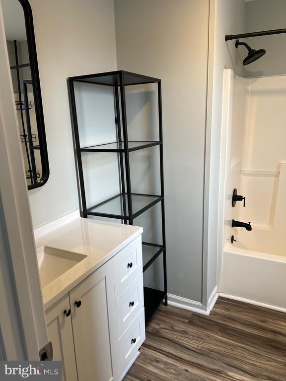 Building Photo - 208 Sunset Dr