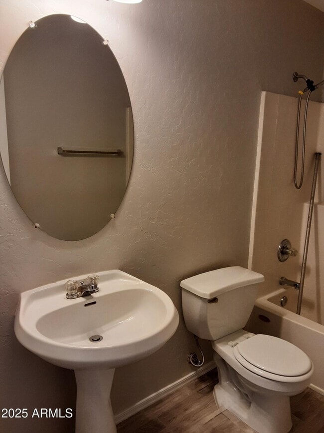 Building Photo - 1401 E Jasper Dr