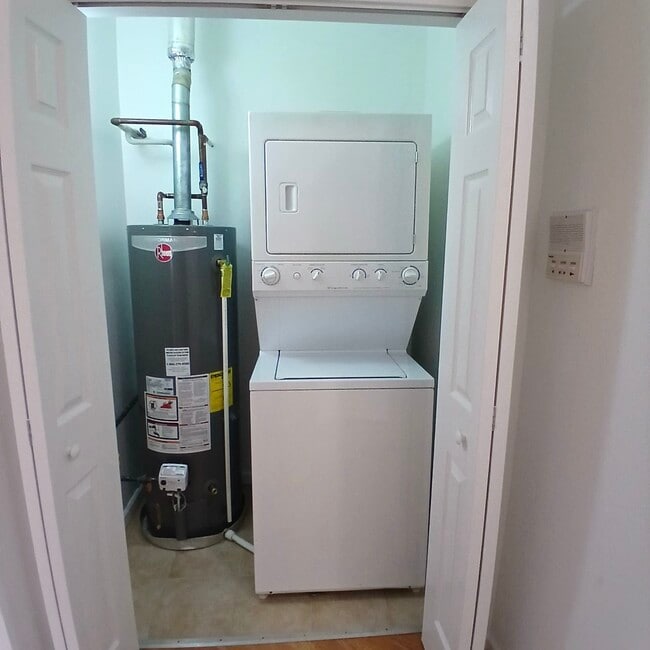 Building Photo - 5058 W Altgeld St