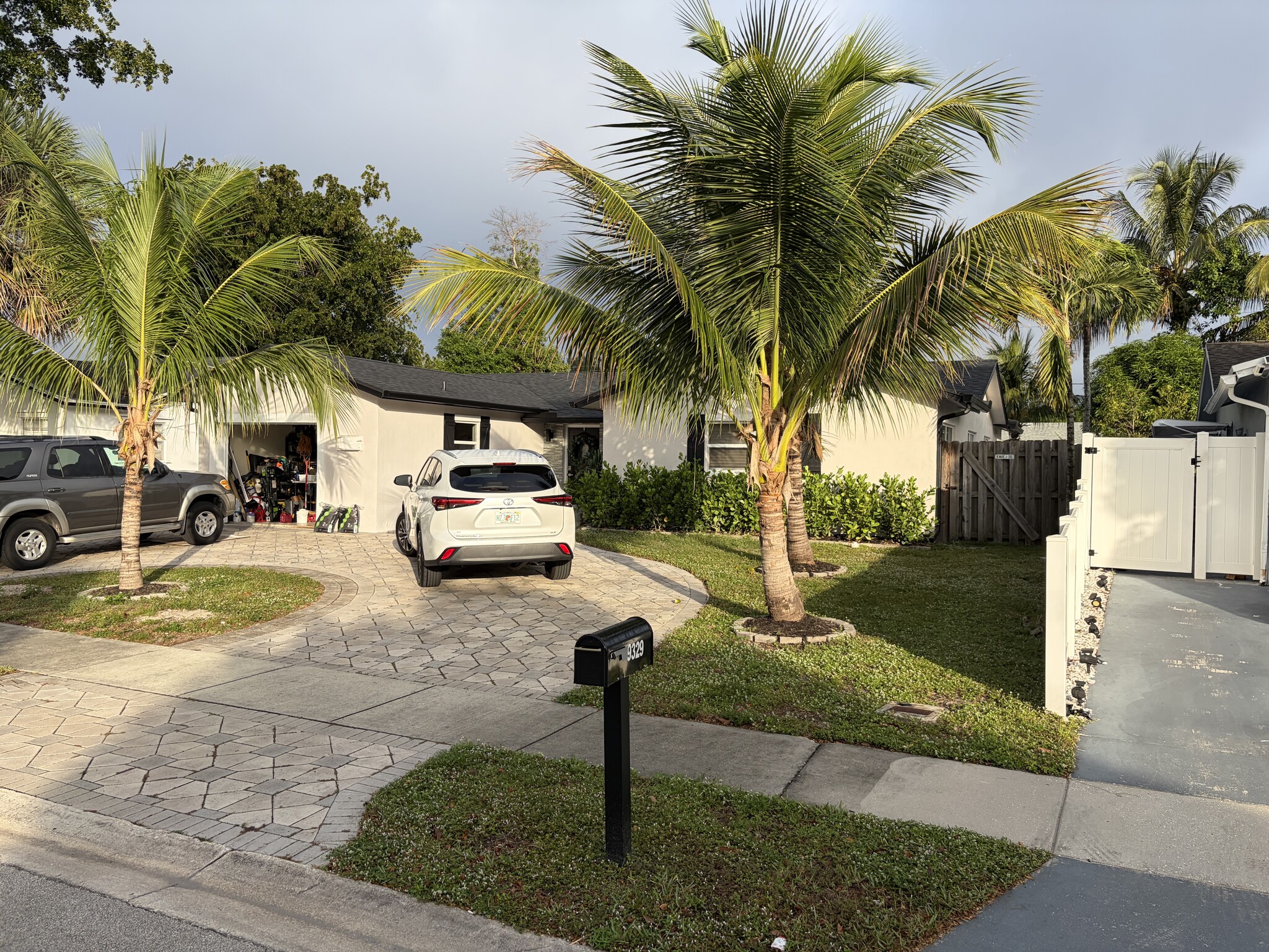 Building Photo - 9329 SW 2nd St