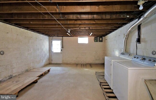 Building Photo - 100 Borbeck Ave