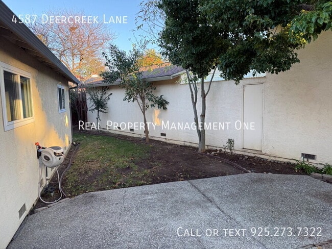 Building Photo - 4587 Deercreek Ln