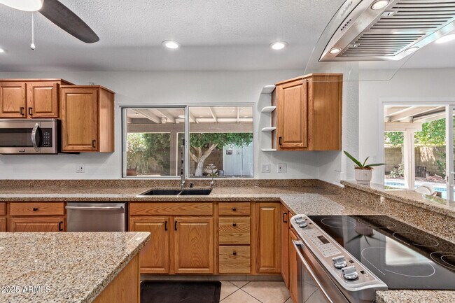 Building Photo - 1347 W Lobo Ave