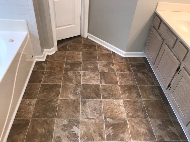 Building Photo - Oakbrooke Meadows