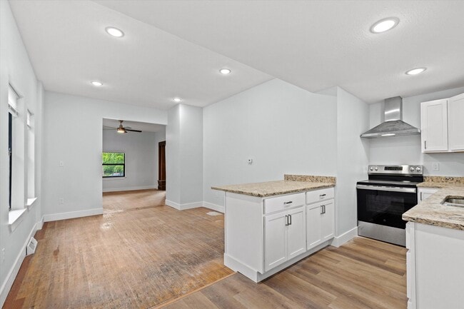 Building Photo - 403 N 9th St