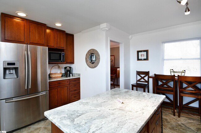 Building Photo - 1671 Hogback Mountain Rd