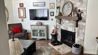 Building Photo - Cozy two bedroom Lake Village Condo availa...