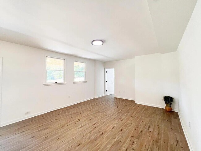 Building Photo - 12 Ginger Ln