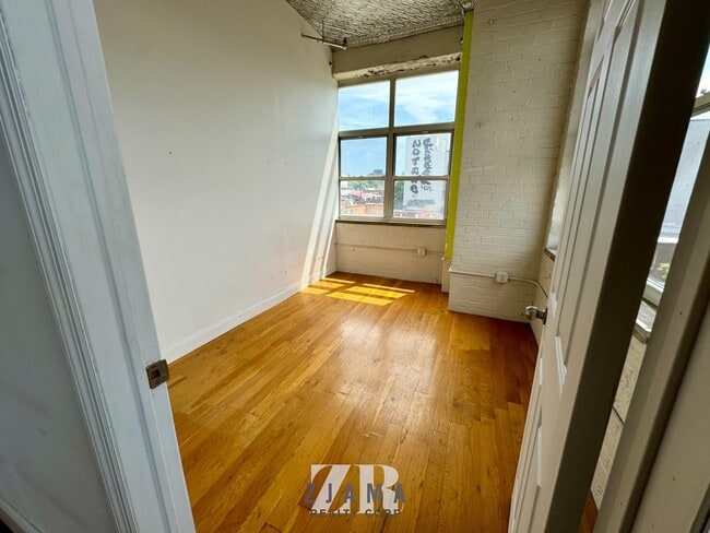 Building Photo - 1087 Flushing Ave