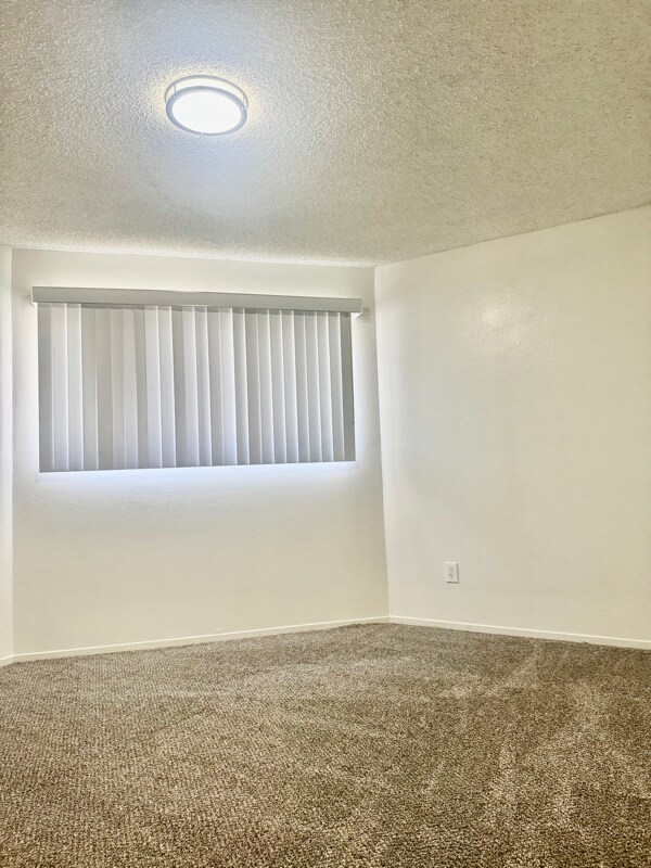 Building Photo - 16862 Lynn Lane