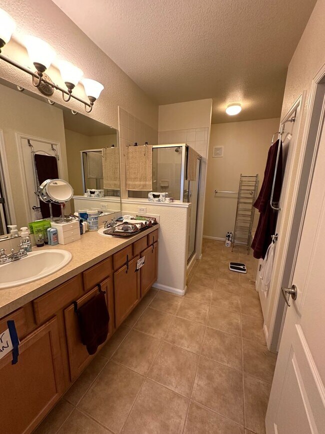 Building Photo - 2BD 2Bath Ranch Style Townhouse