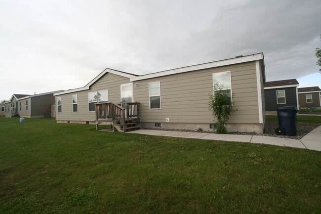 Building Photo - 2706 Cahill St