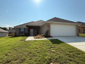 Building Photo - 112 Madisonville Dr