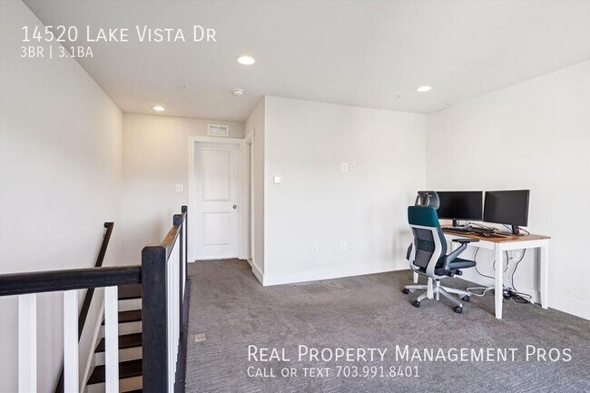 Building Photo - 14520 Lake Vista Dr