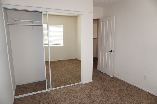 Building Photo - 23848 Bouquet Canyon Pl