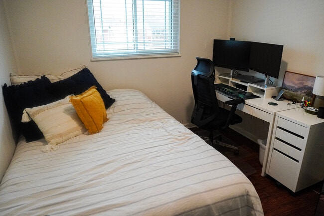 Building Photo - 10 Powhatton Dr