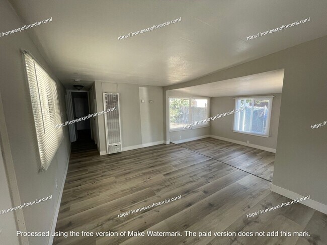 Building Photo - 15227 Plum St