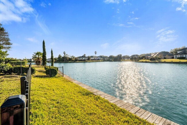 Building Photo - 6706 Portuguese Bend Dr