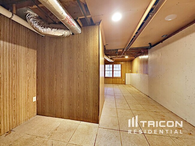 Building Photo - 5044 Rosemeade Ct