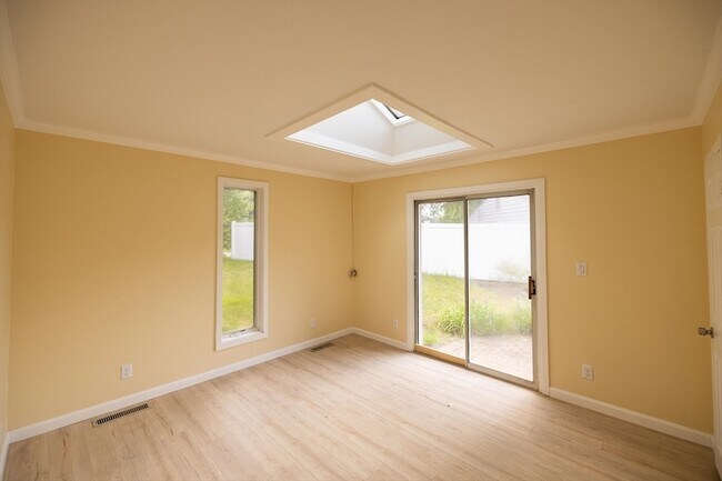 Building Photo - 26 Steven Rd