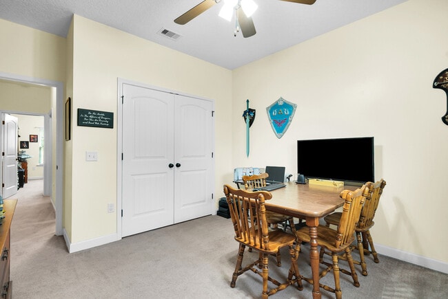 Building Photo - 68 Lincoln Way