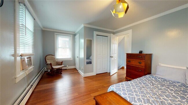 Building Photo - 18 Philip St