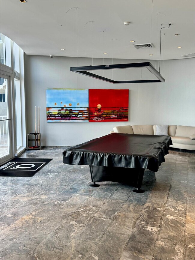 Building Photo - 17201 Collins Ave