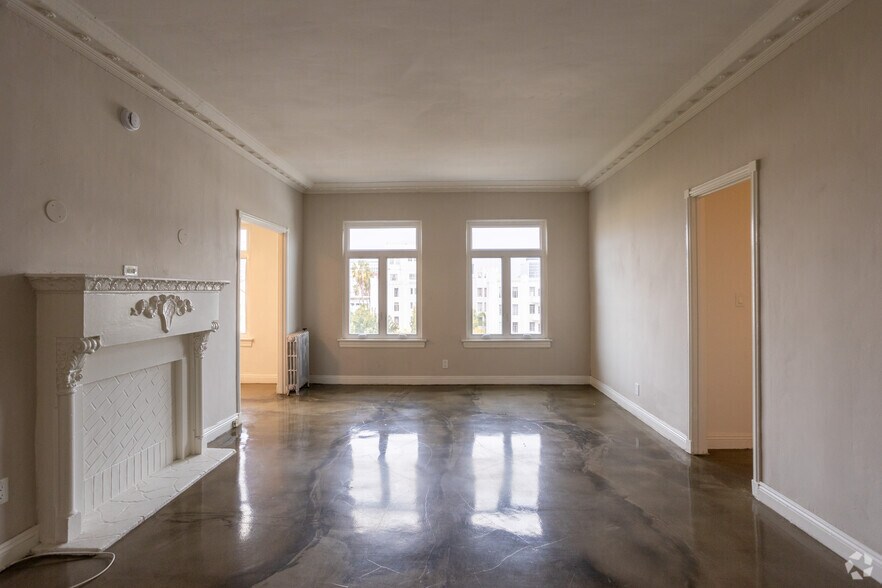 6th Floor Studio - French Normandie With Concrete Floors.Gorg...