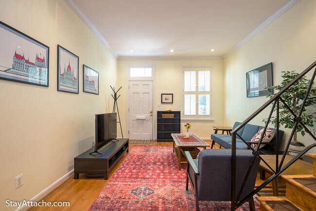 Building Photo - 834 New Hampshire Avenue NW