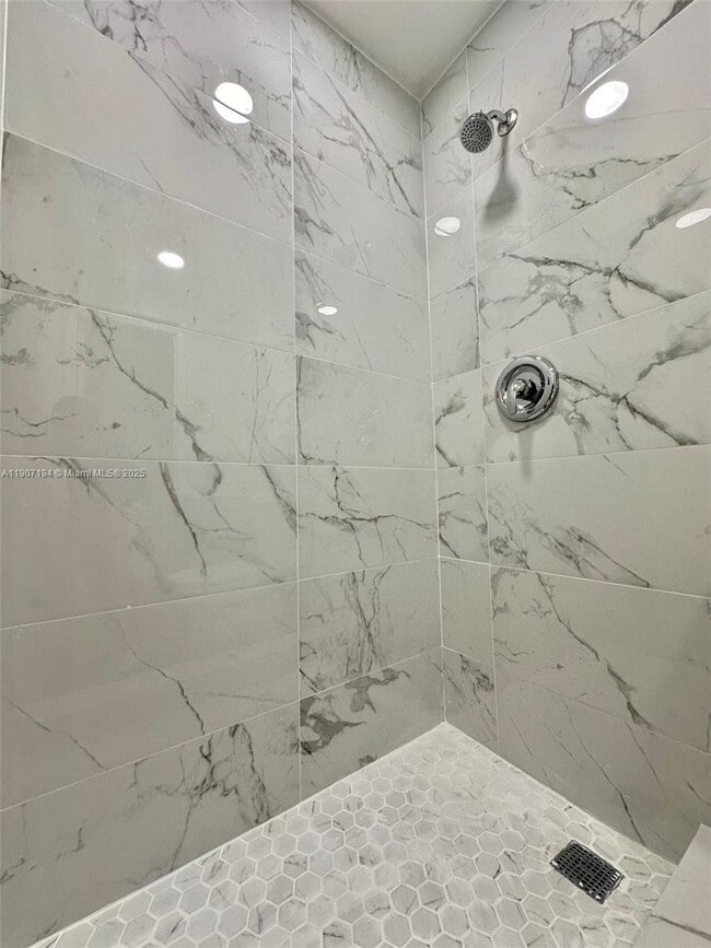 Building Photo - 5545 N Miami Ave