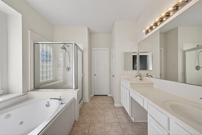 Building Photo - 23730 River Pl Dr