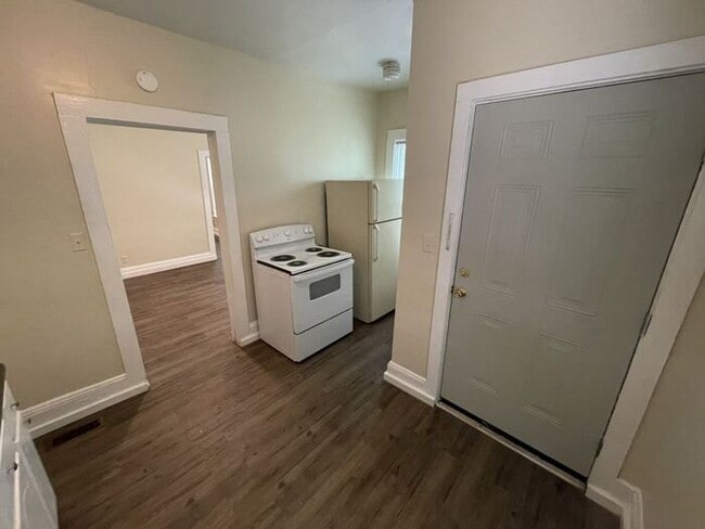 Building Photo - Duplex for rent!