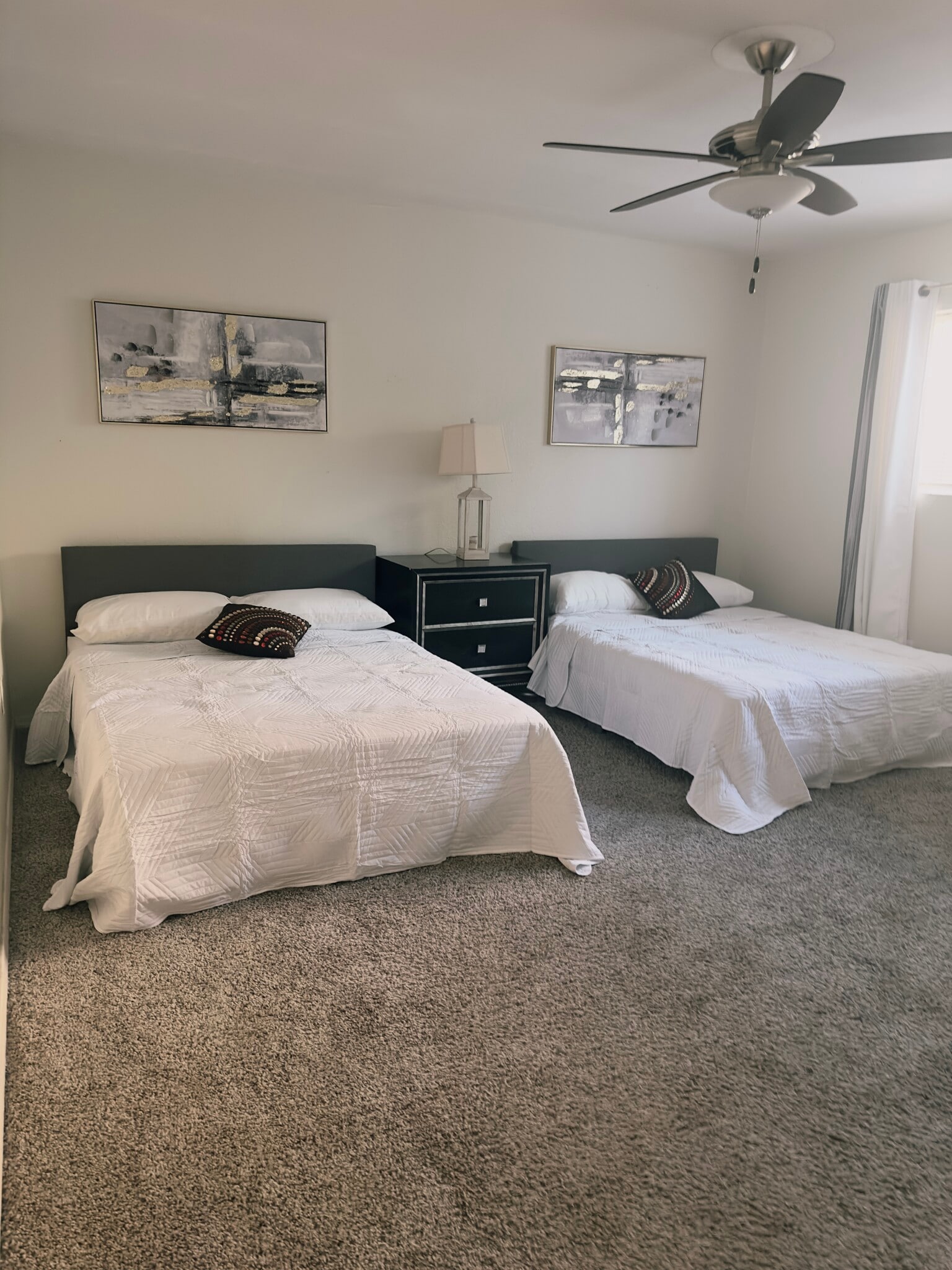 Building Photo - 1403 E Monte Vista Ave