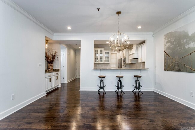 Building Photo - 601 Chenal Woods Dr