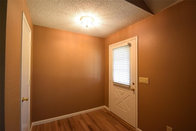 Building Photo - 18010 Golden Ridge Dr