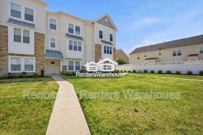 Building Photo - 1005 Opal St