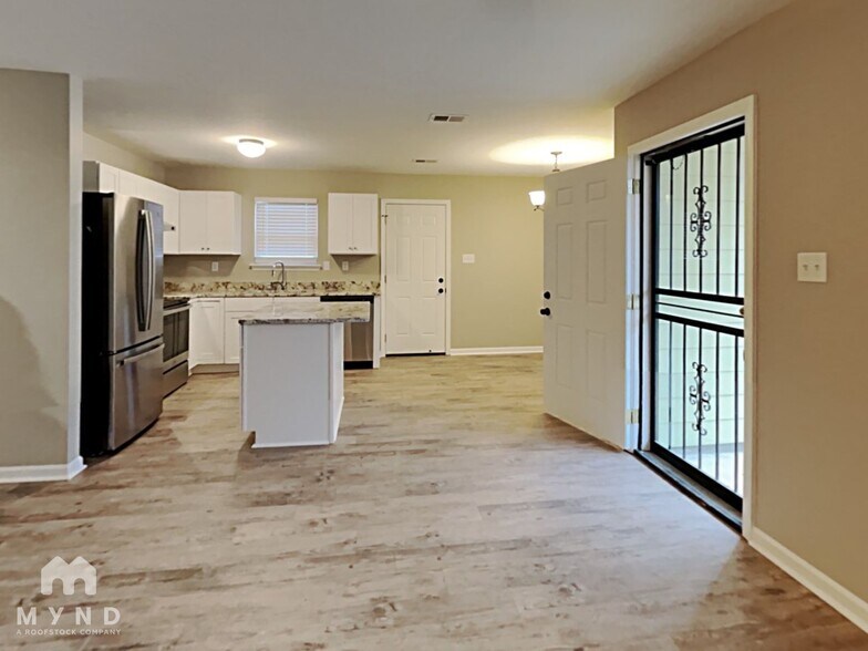 Building Photo - 3385 Reynard Rd