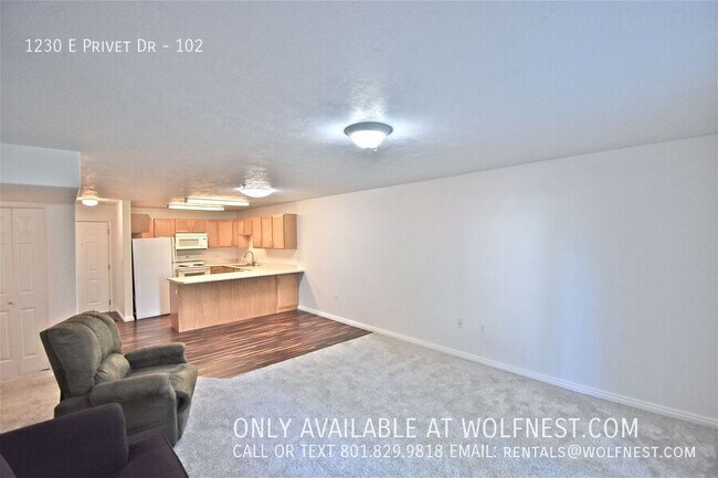 Building Photo - 1230 Privet Dr