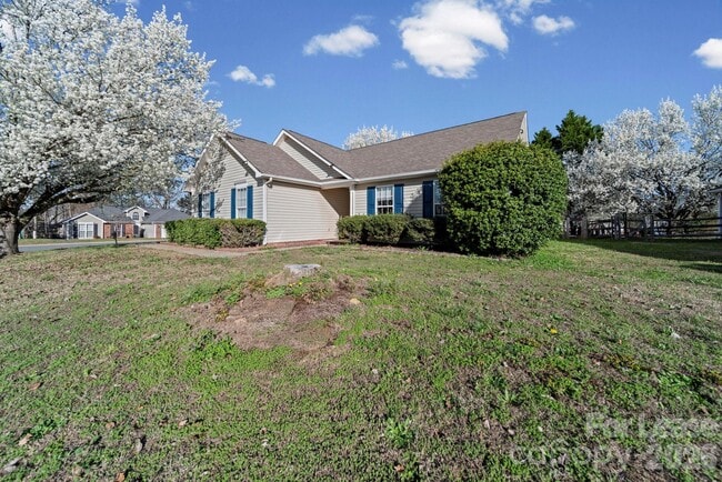 Building Photo - 2300 Genesis Dr