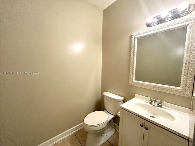 Building Photo - 3036 SE 15th Ave