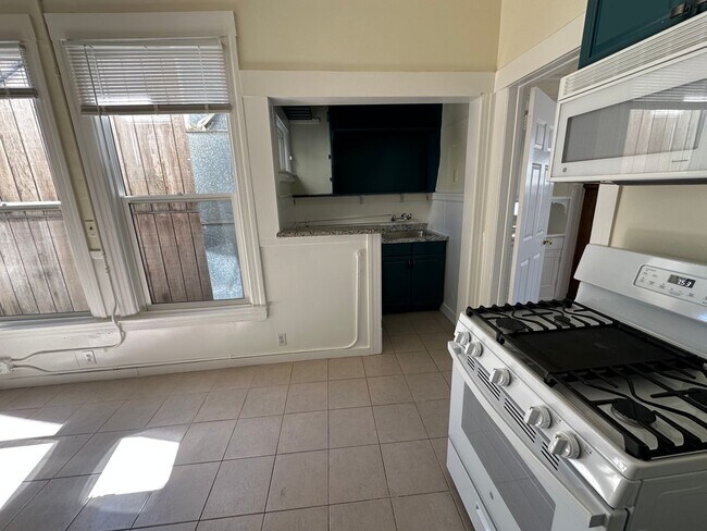 Building Photo - 438-440 Castro Street (7028rc)