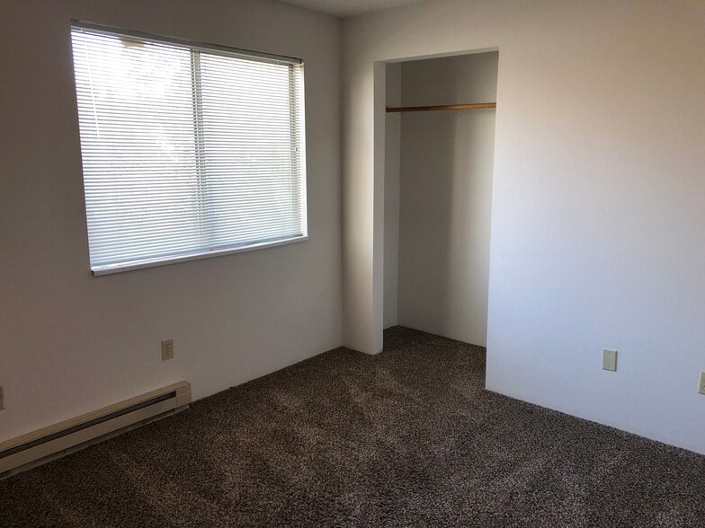 Building Photo - 500 NE Maiden Ln