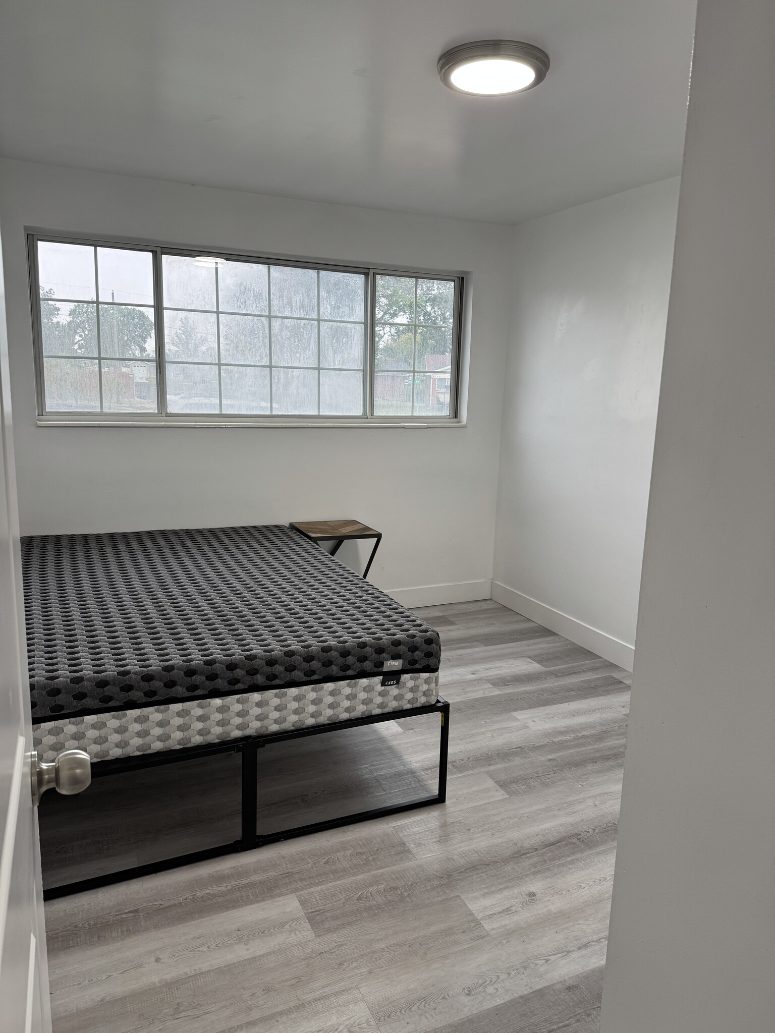 Building Photo - 883 E Sego Lily Dr