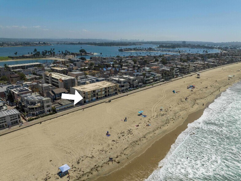 Building Photo - 3755 Ocean Front Walk
