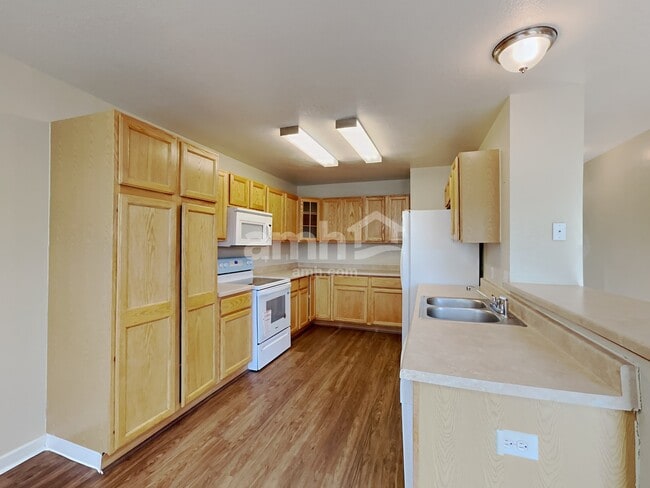 Building Photo - 2108 Hibbard Ln