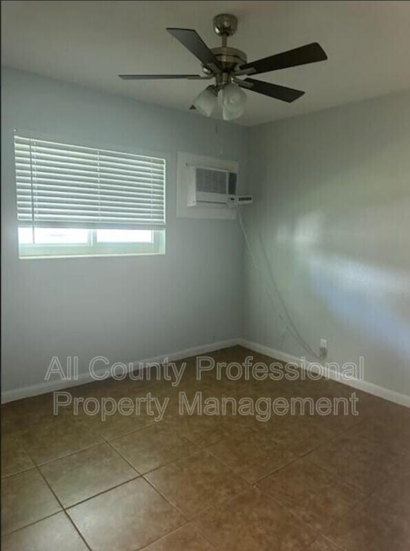 Building Photo - 332 SW 2nd Pl