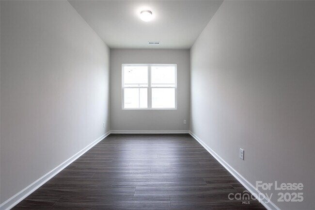 Building Photo - 526 Myrick Aly