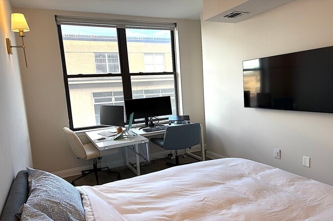 Building Photo - 4315 Park Ave