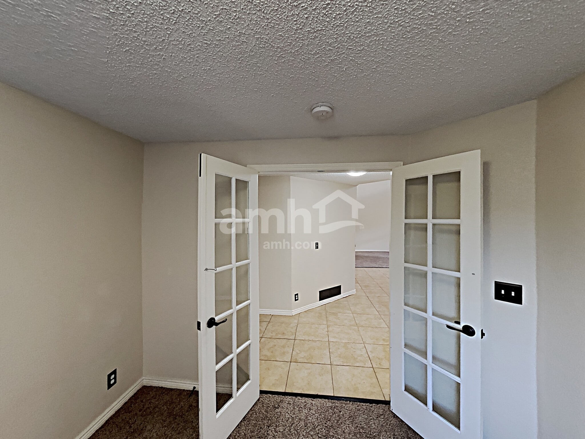 Building Photo - 950 Quarterhorse Trl